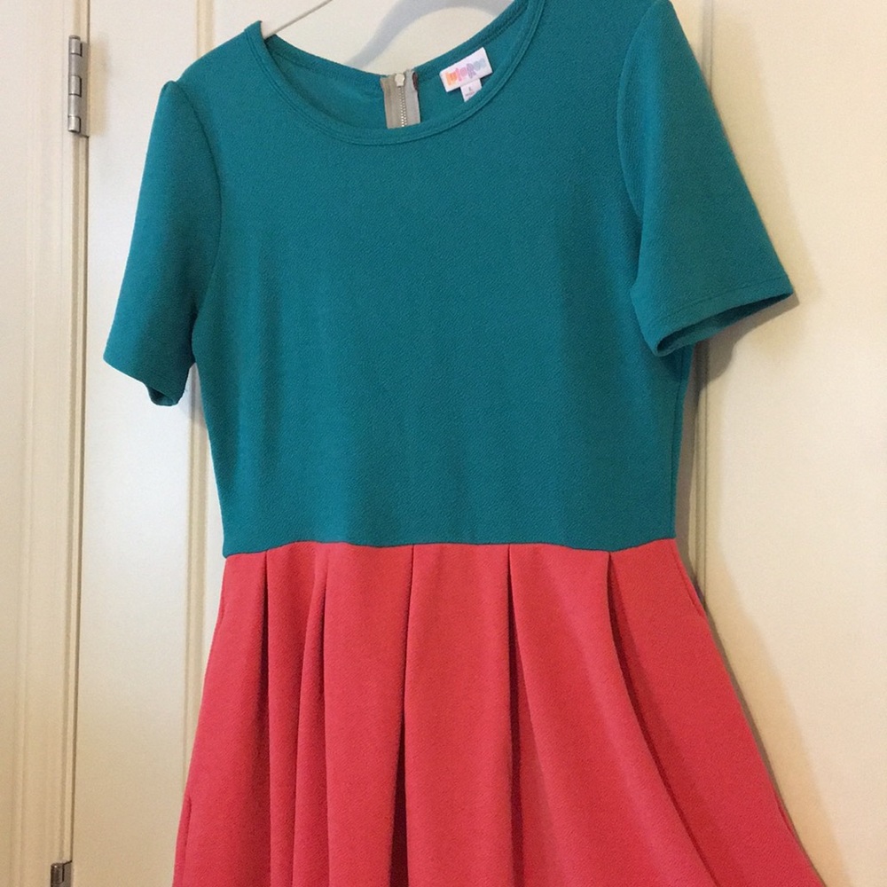 LuLaRoe Large Amelia